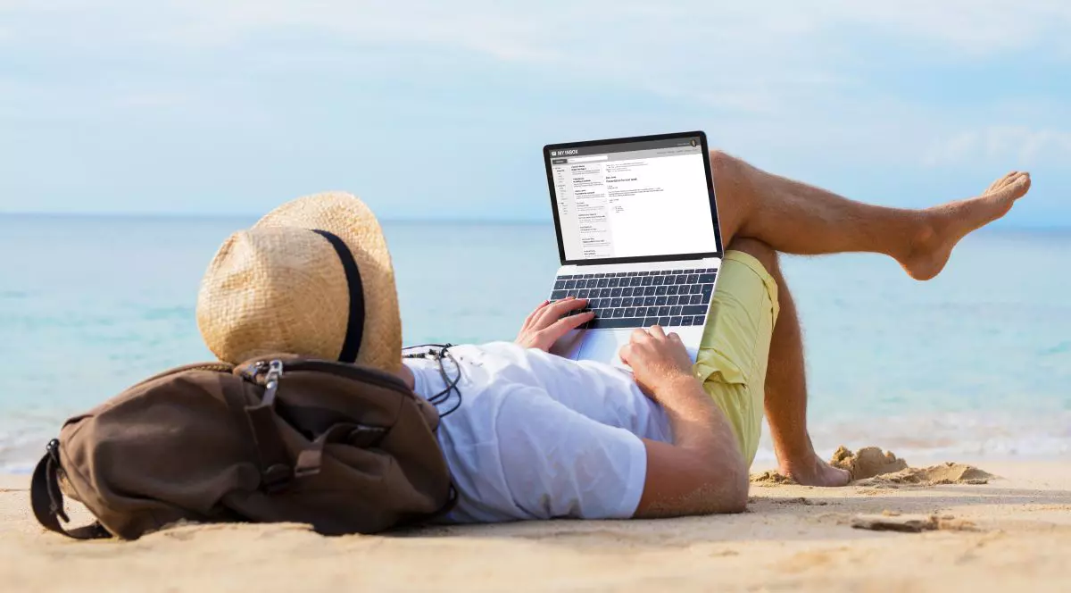 Cu laptopul în brațe pe o insulă exotică sau într-un oraș cochet de pe țărmul Mării Baltice. Mai multe țări acordă vize pentru cei care lucrează online