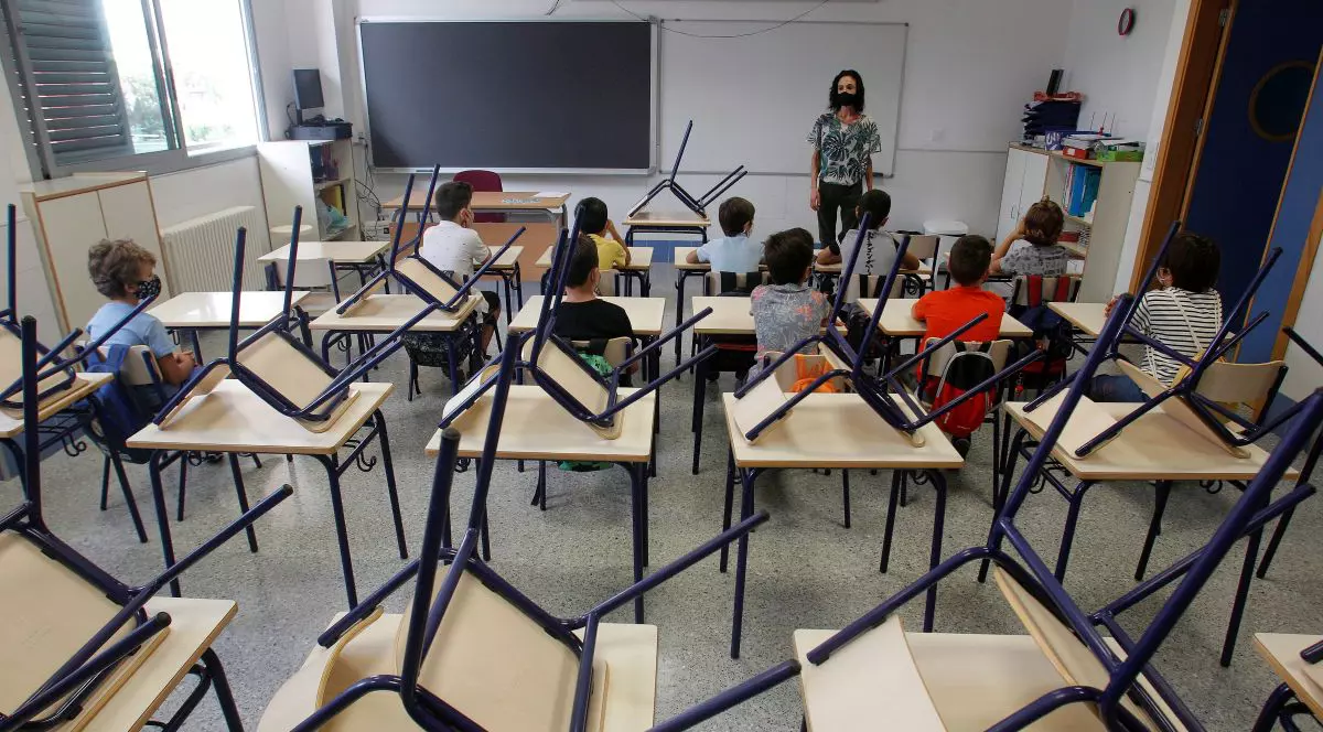 Tensiuni la debutul noului an școlar în Spania: din cauza epidemiei, mulți părinți vor să-și țină copiii acasă. Autoritățile îi amenință cu dosare penale
