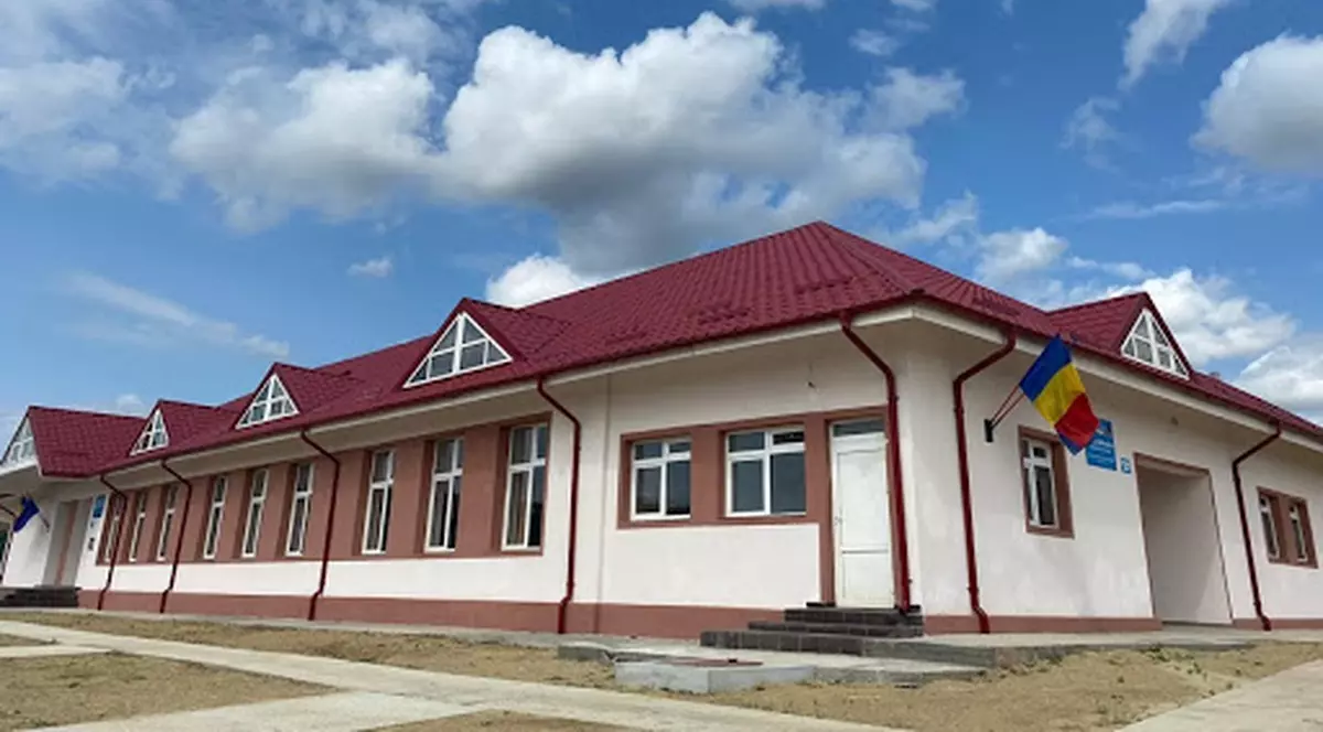 O școală a fost dată în folosință după 14 ani de la începutul lucrărilor. Ce spun autoritățile