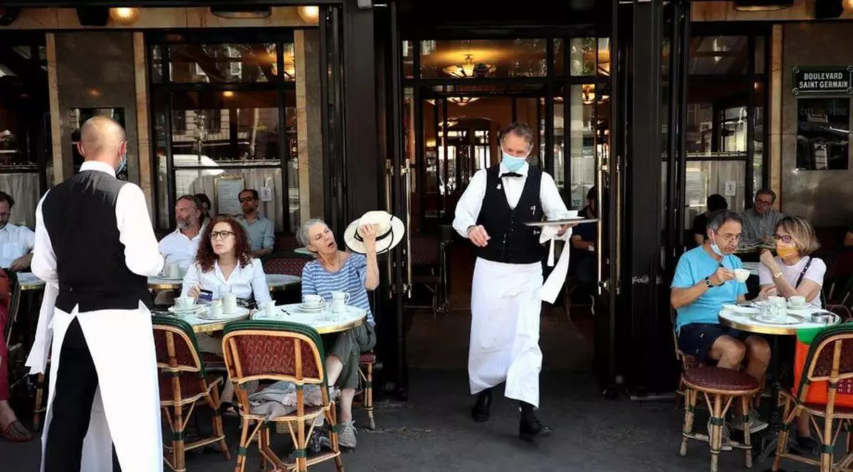 VIDEO Restaurantele şi cafenelele se închid în 15 localităţi din Arad, după ce cazurile de COVID au crescut