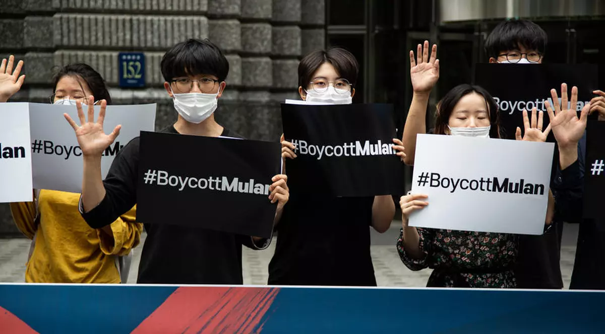 Apelurile de boicotare a  filmului ”Mulan” cresc din cauza scenelor filmate în Xinjiang, locul abuzurilor împotriva musulmanilor