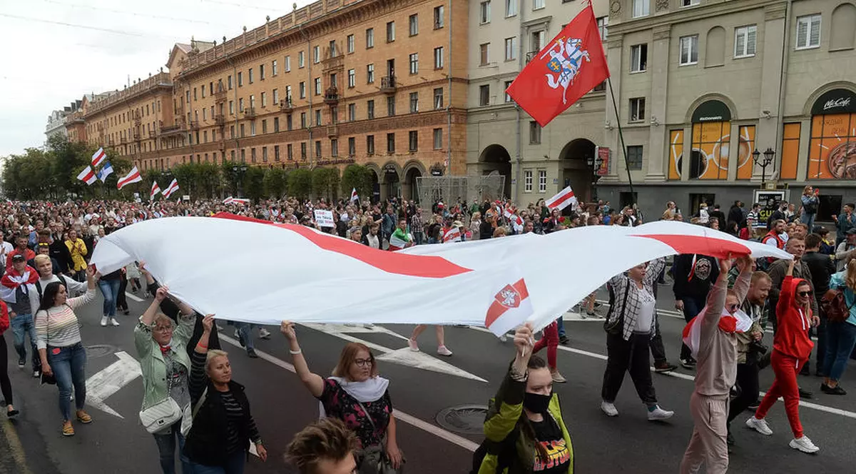 Protest uriaș la Minsk, în a patra săptămână de manifestații anti-Lukaşenko