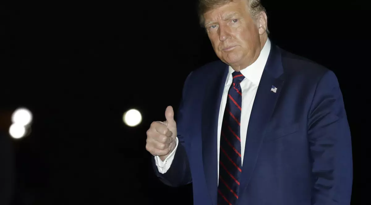 Donald Trump spune că noul coronavirus ar putea dispărea fără un vaccin, prin imunitate de turmă