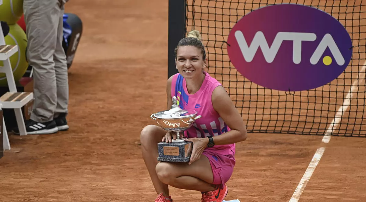 Simona Halep revine pe primul loc în clasamentul WTA doar dacă învinge la Roland Garros