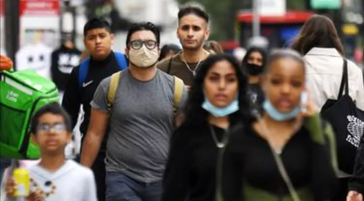 Londra trece la nivelul doi de alertă și impune noi restricții din cauza COVID-19. Ce presupun acestea