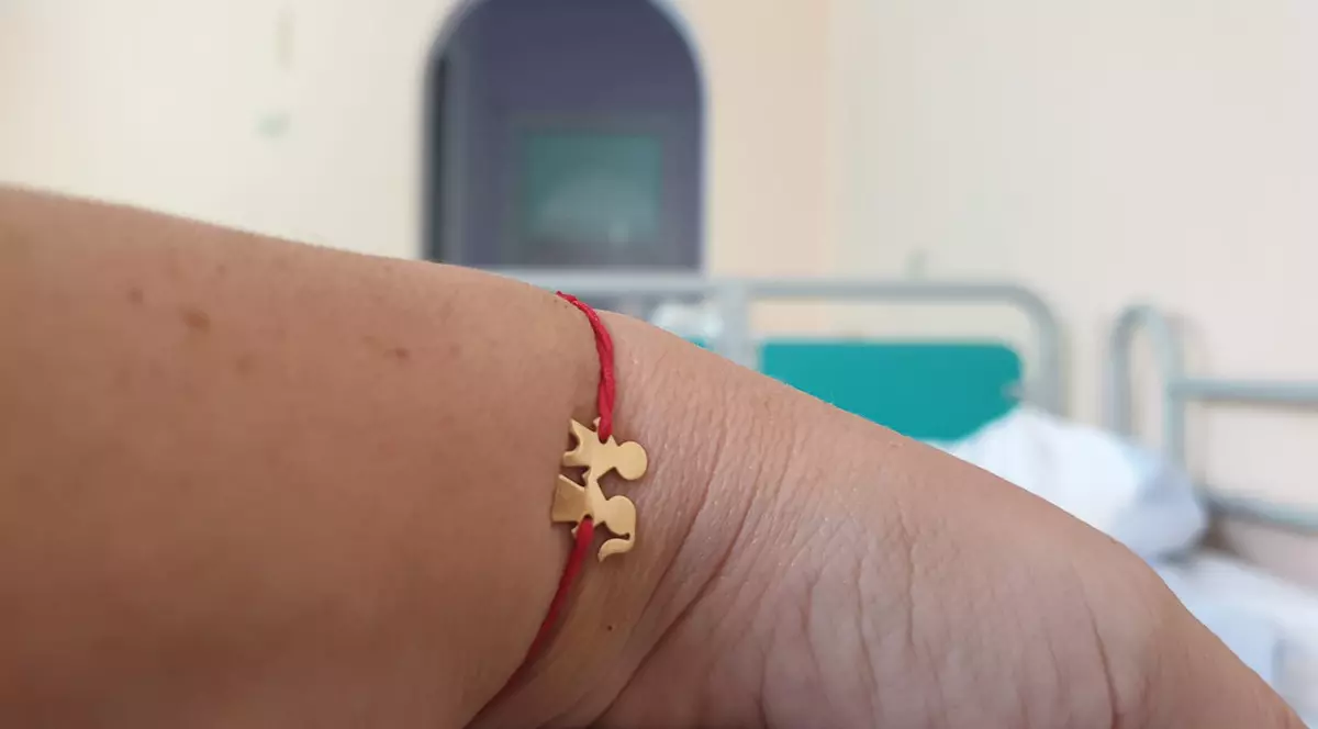 O jurnalistă cunoscută de la Antena 3, internată în spital cu COVID chiar înainte să nască. Nu și-a văzut copiii după o săptămână decât în fotografii. „Locul ăsta a fost salvarea mea”