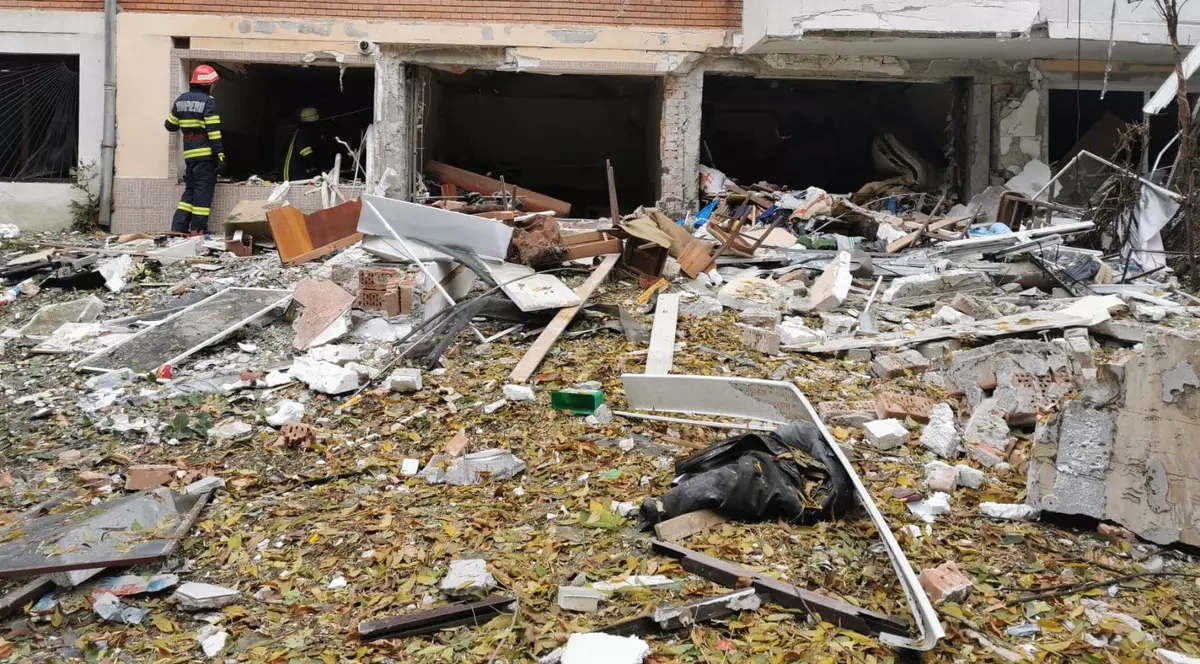 VIDEO | Explozie puternică într-un bloc din Galaţi. Cinci persoane au fost rănite