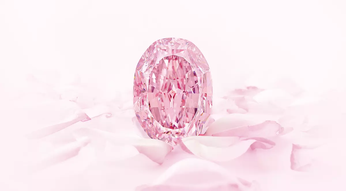 VIDEO | Un diamant roz extrem de rar, supranumit “Spiritul trandafirului”, va fi scos la licitație. La cât este evaluat