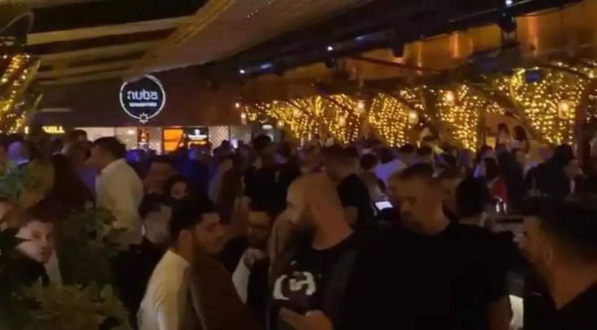 Patronii de restaurante,  deranjați că ei au fost închiși, dar “la Nuba e puhoi de lume, iată imaginile!”