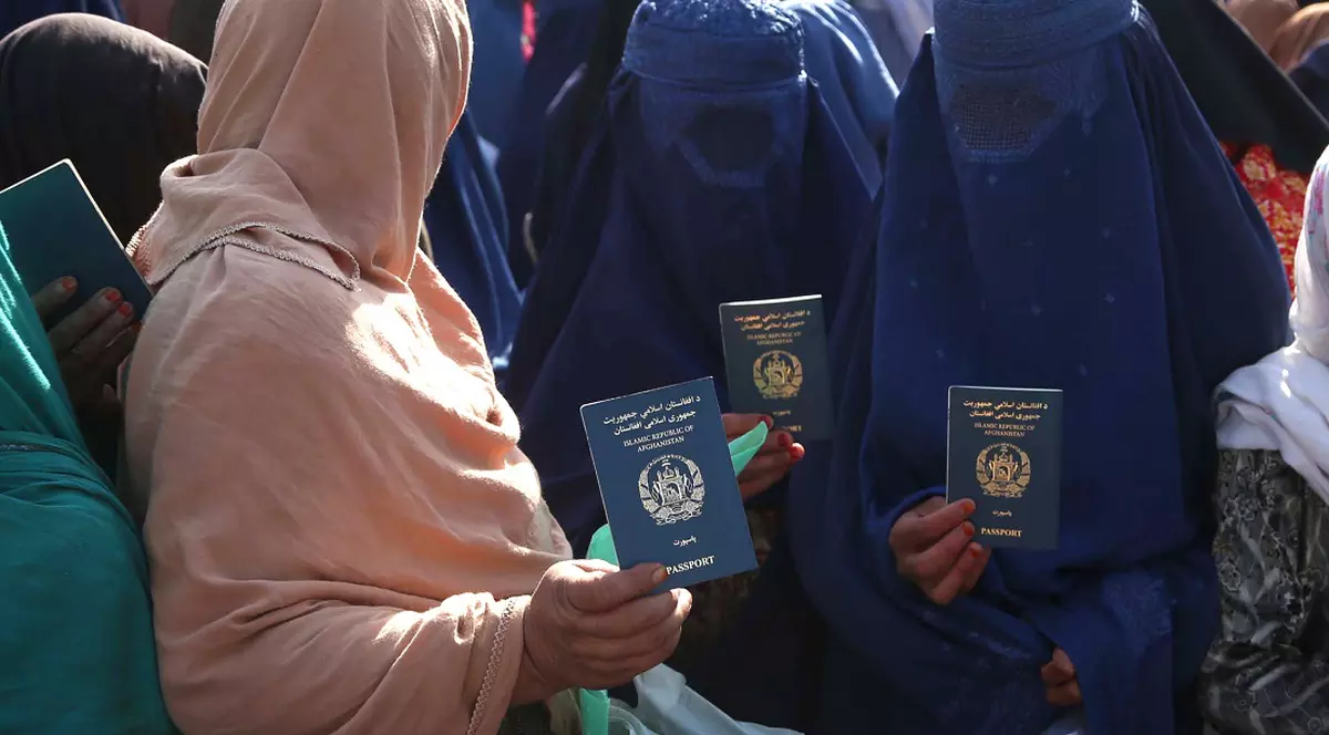 Cel puțin 11 femei din Afganistan au murit într-o busculadă produsă de persoane care solicitau viză pakistaneză