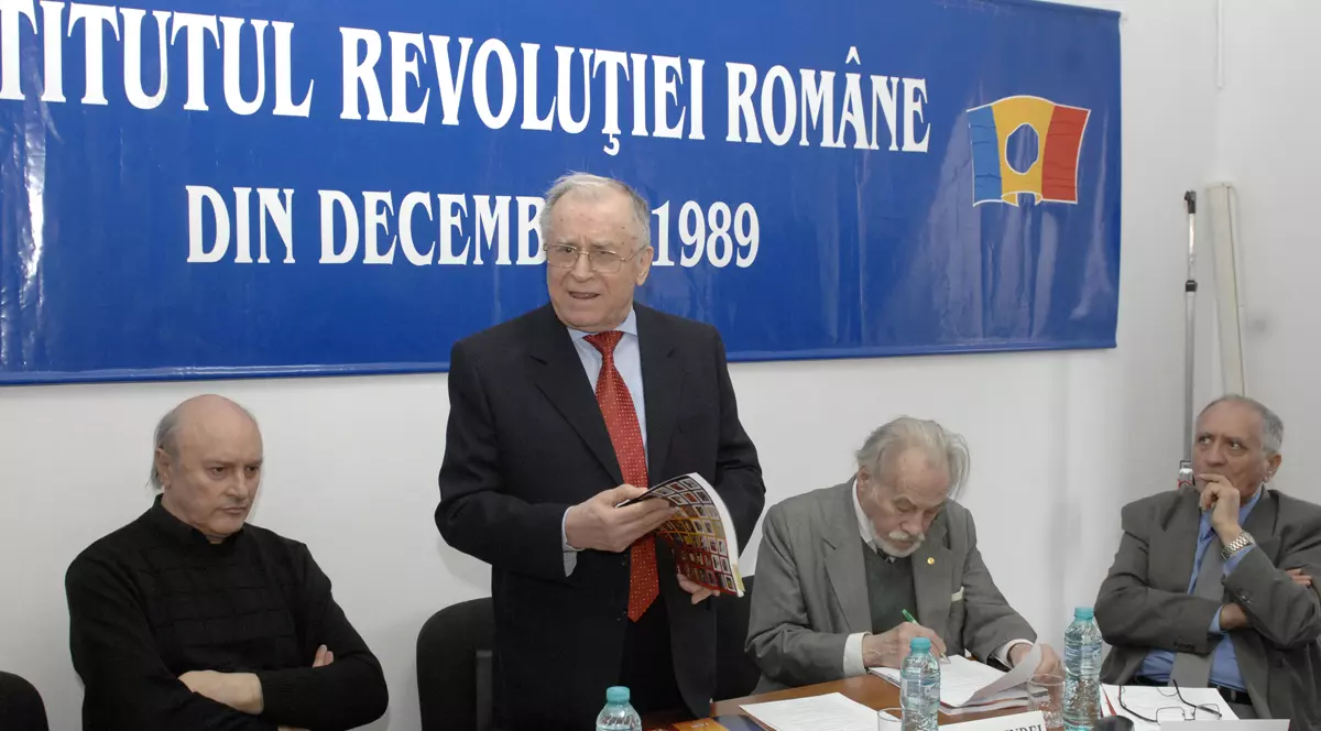 Senatul a votat pentru desființarea Institutului Revoluției Române, condus de Ion Iliescu