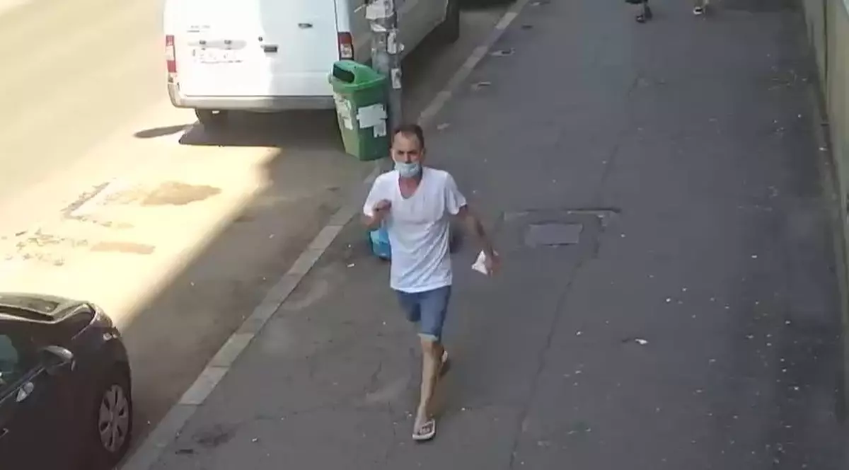 Poliţia Capitalei caută un bărbat care ar fi agresat sexual o tânără, într-o scară de bloc