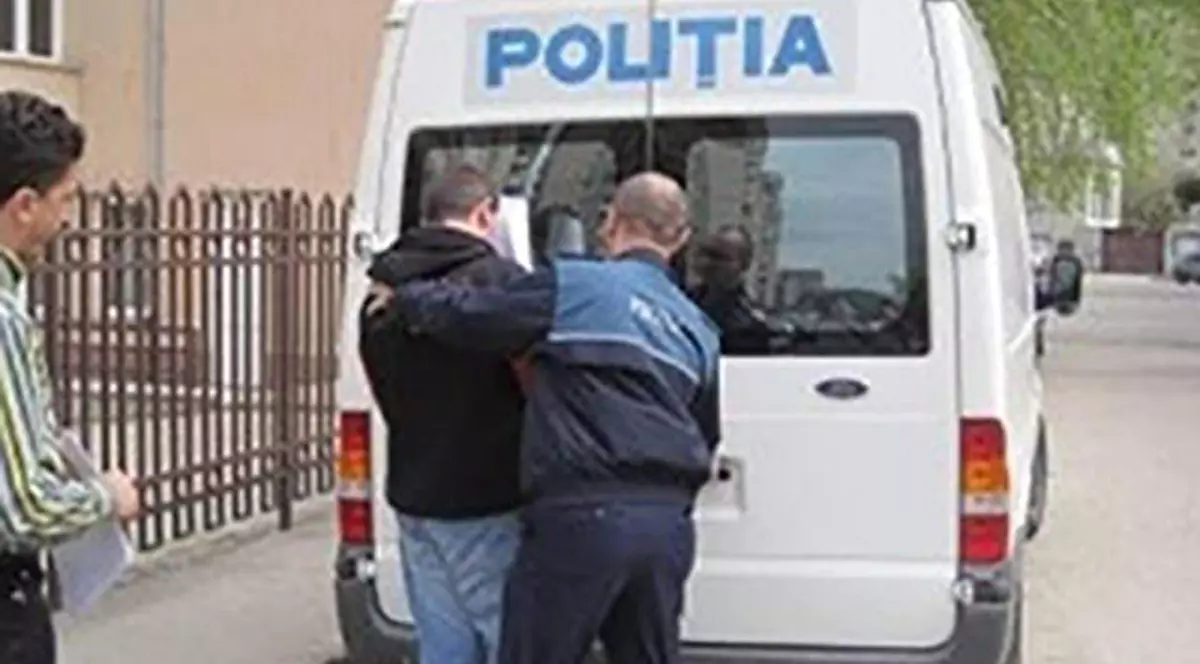 Bunică de 83 de ani,  batjocorită de un recidivist care i-a spart ușa în toiul nopții