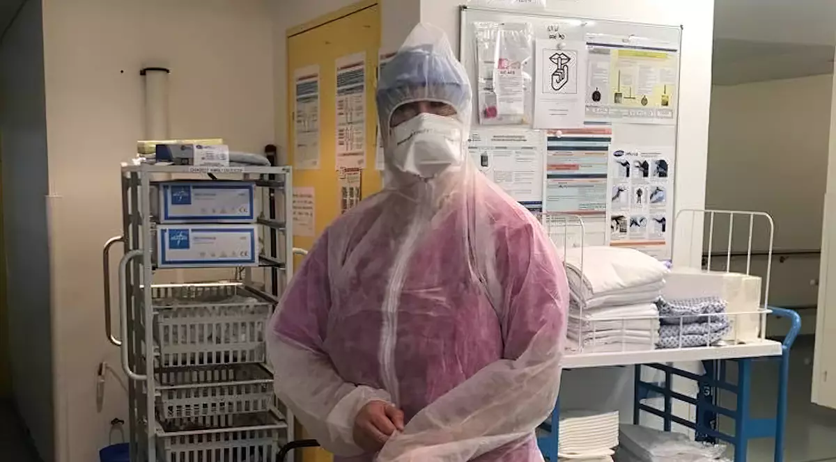 Asistentă româncă în Franța: “Trebuie să ne obișnuim să trăim cu virusul COVID-19, dar respectând regulile. Altfel, situația va scăpa de sub control”