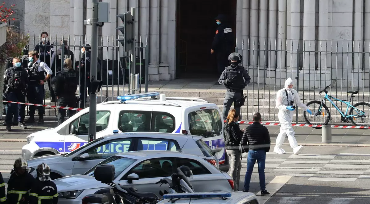 VIDEO | Atac la o biserică din Nisa, soldat cu trei morți și mai mulți răniți. Una dintre victime a fost decapitată
