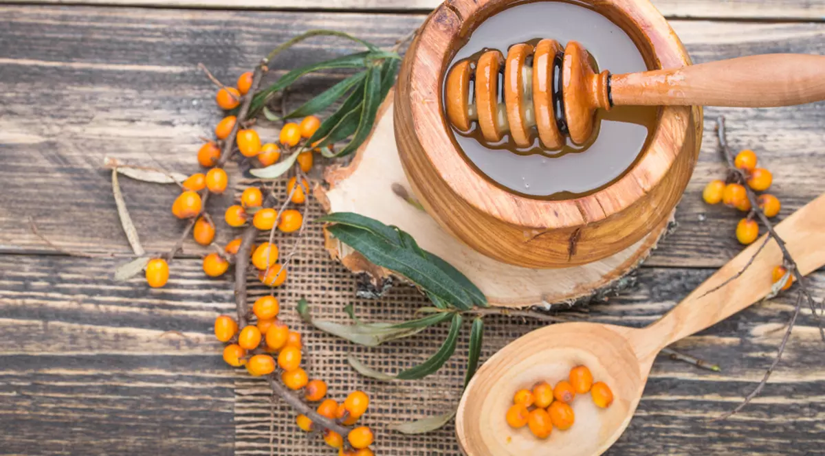 Cătina cu miere - cum se pregătește cel mai bun tratament natural pentru întărirea sistemului imunitar