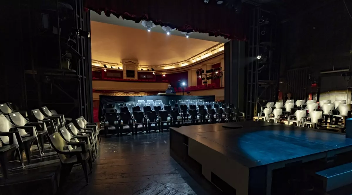 Actriță de la Teatrul Dramatic din Galaţi, infectată cu Covid-19, la două zile de la reluarea pieselor