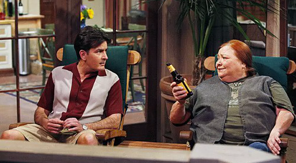 Actrița Conchata Ferrell, cunoscută pentru rolul din comedia „Doi bărbați și jumătate”, a murit