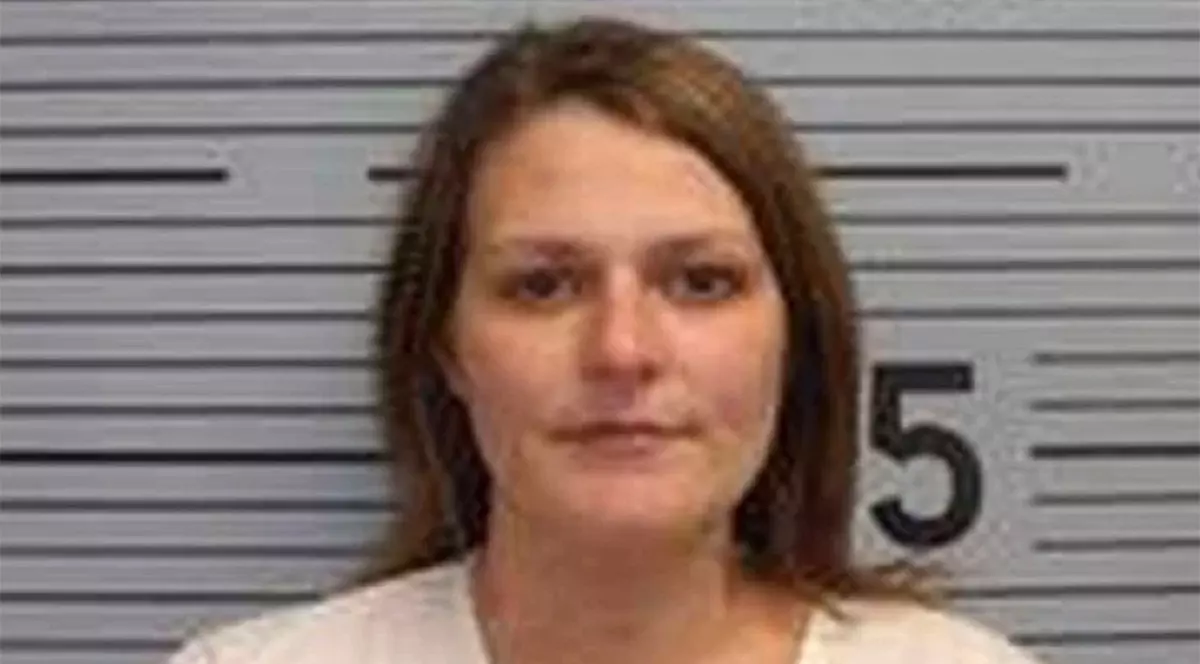 O femeie a fost condamnată la 20 de ani de închisoare, după ce l-a ucis pe violatorul care o amenința cu moartea