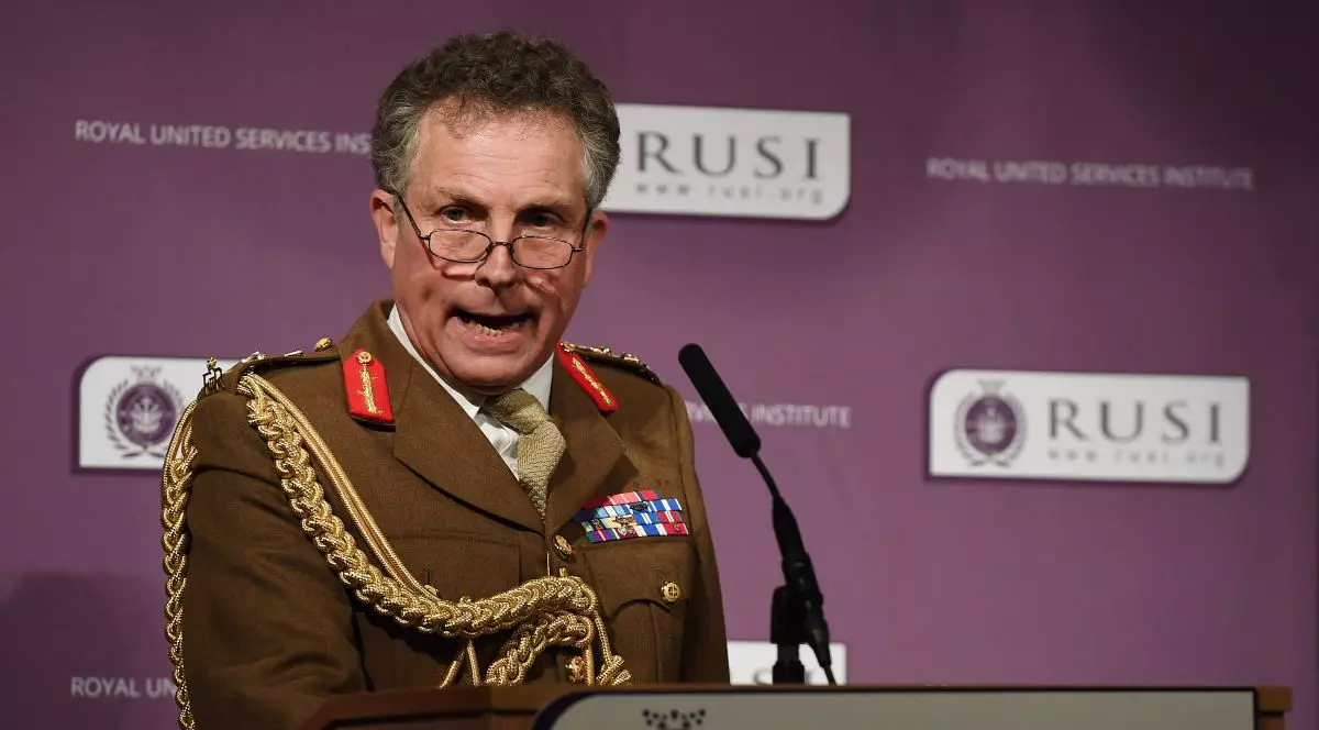 Șeful armatei britanice acuză Rusia că răspândește minciuni cu privire la vaccinurile anti-COVID dezvoltate de țările din Vest