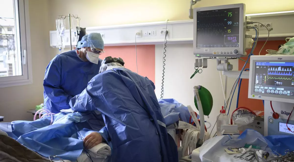 Toate spitalele din București trebuie să-și facă și circuite pentru COVID. Nu mai sunt paturi libere în unitățile sanitare suport