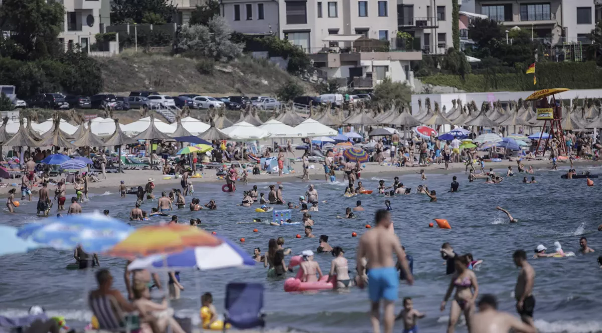 Legătura dintre ultraviolete și răspândirea coronavirusului. Ce spune un studiu realizat de cercetători ieșeni