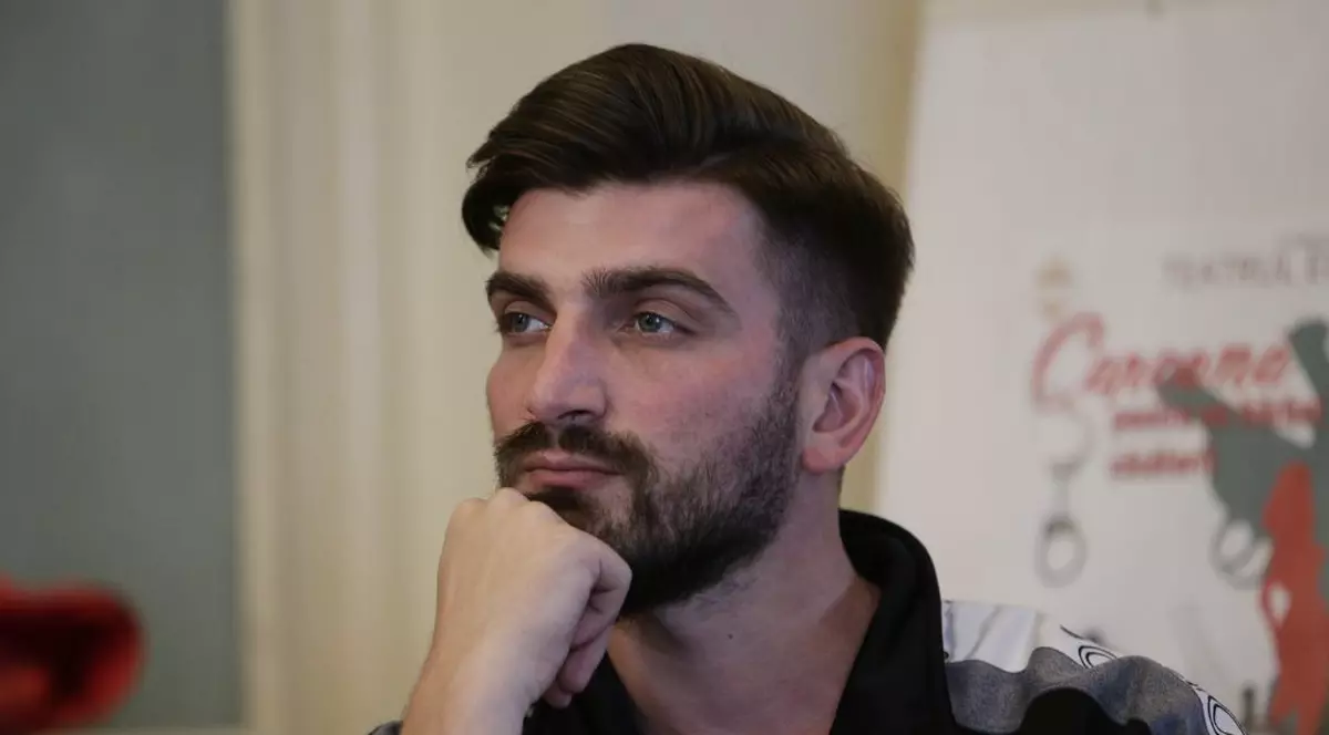 Actorul Silviu Mircescu a devenit tată pentru prima oară. „Te-am dorit atât de mult. Te iubesc atât de mult”