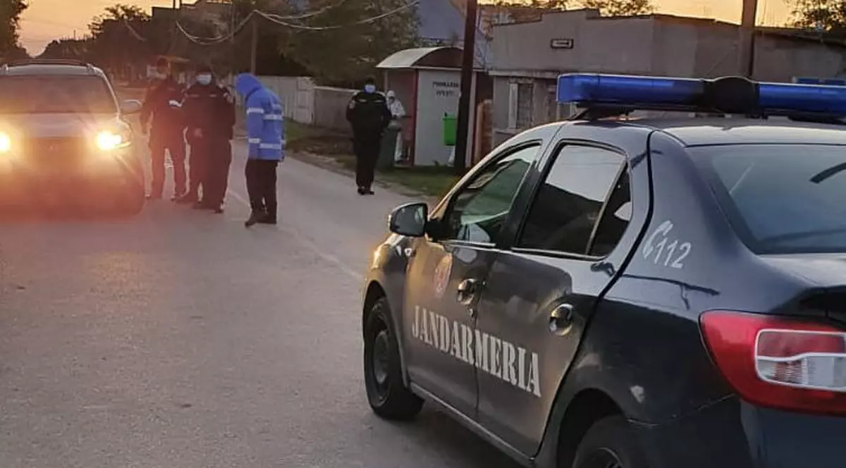 Dosar penal pentru două persoane infectate cu COVID, care au părăsit carantina pentru a merge la priveghiul unei rude