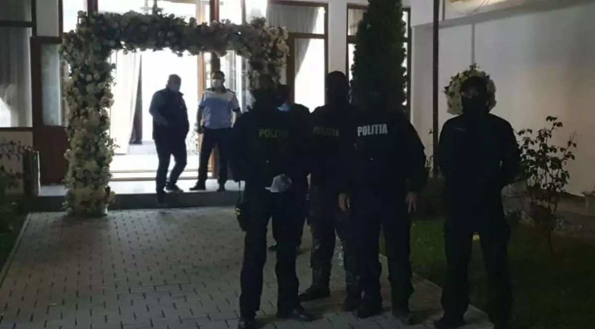 Nuntă întreruptă de poliţişti în Slatina. Numărul maxim de persoane a fost depăşit de patru ori
