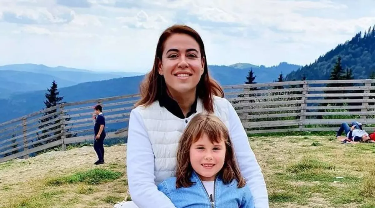 Oana Roman a ajuns din nou cu fiica ei la spital. Cum se simte Isa. “Diagnosticul s-a confirmat”