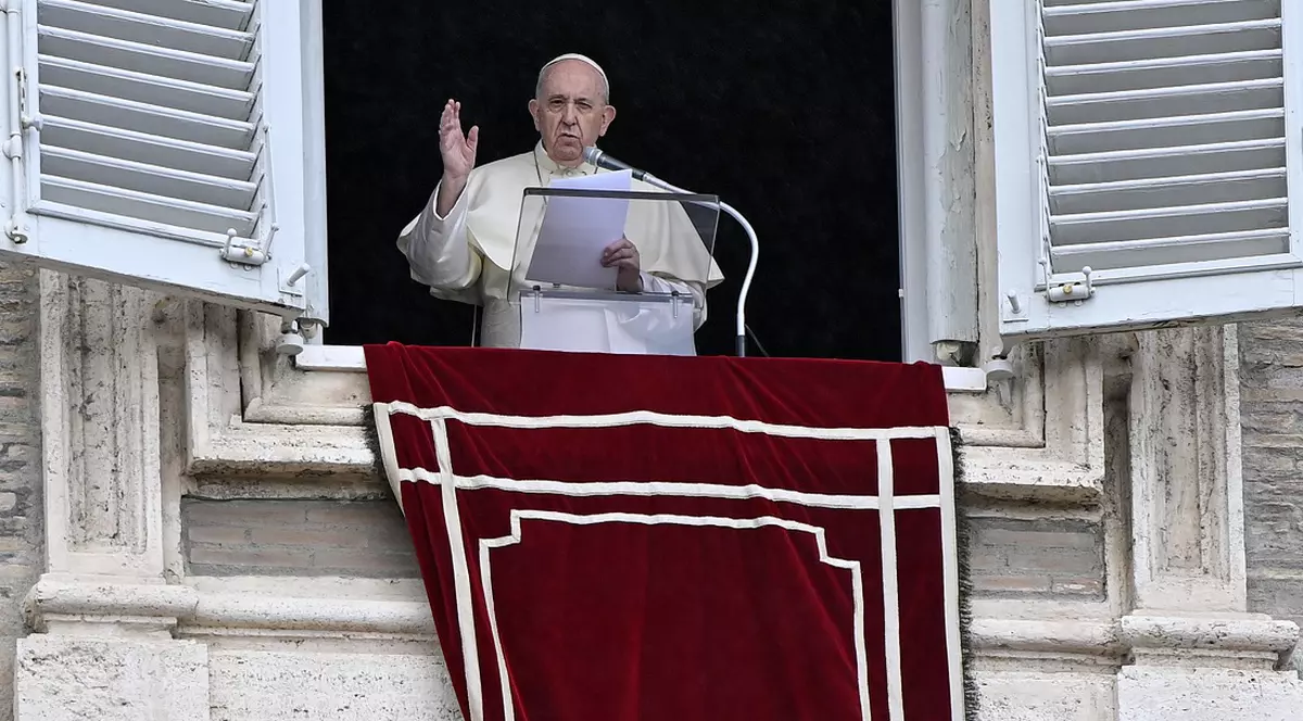 O femeie din Italia a luat 500.000 de euro din fondul de caritate al Papei Francisc și și-a cumpărat obiecte de lux