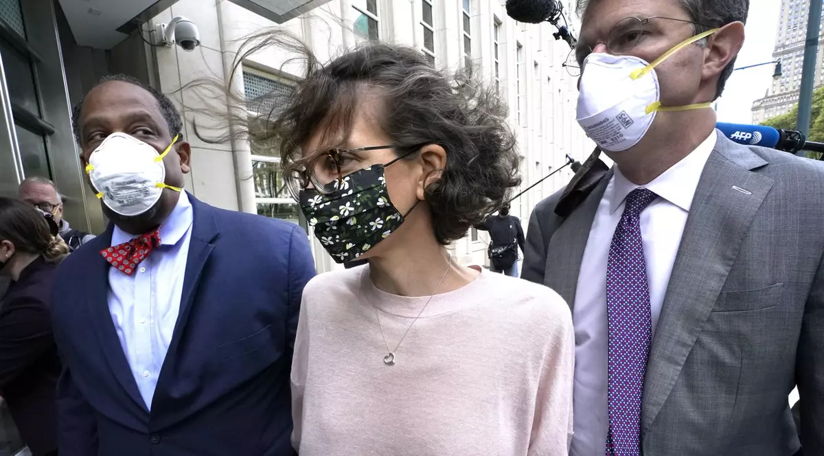 Moştenitoarea imperiului Seagram, Clare Bronfman, condamnată la peste 6 ani de închisoare într-un scandal de trafic sexual