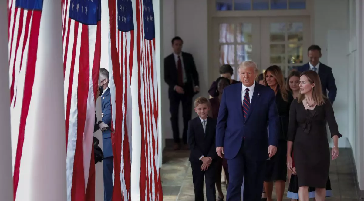 Cum a explodat virusul în Casa Albă a președintelui Trump: un eveniment cu potențial super-propagator, erori de judecată și jumătăți de adevăr