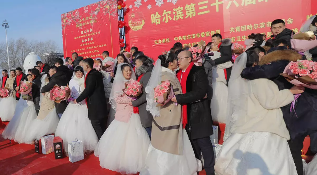 Epidemia de coronavirus nu stă în calea iubirii: 600.000 de cupluri din China s-au căsătorit în vacanța de Ziua Națională