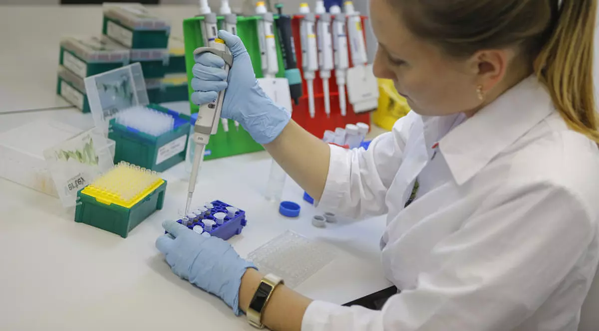 Vaccinul anti-COVID de la Moderna a trecut testul de siguranță. Au fost detectați anticorpi la toți voluntarii din studiu, inclusiv la vârstnici