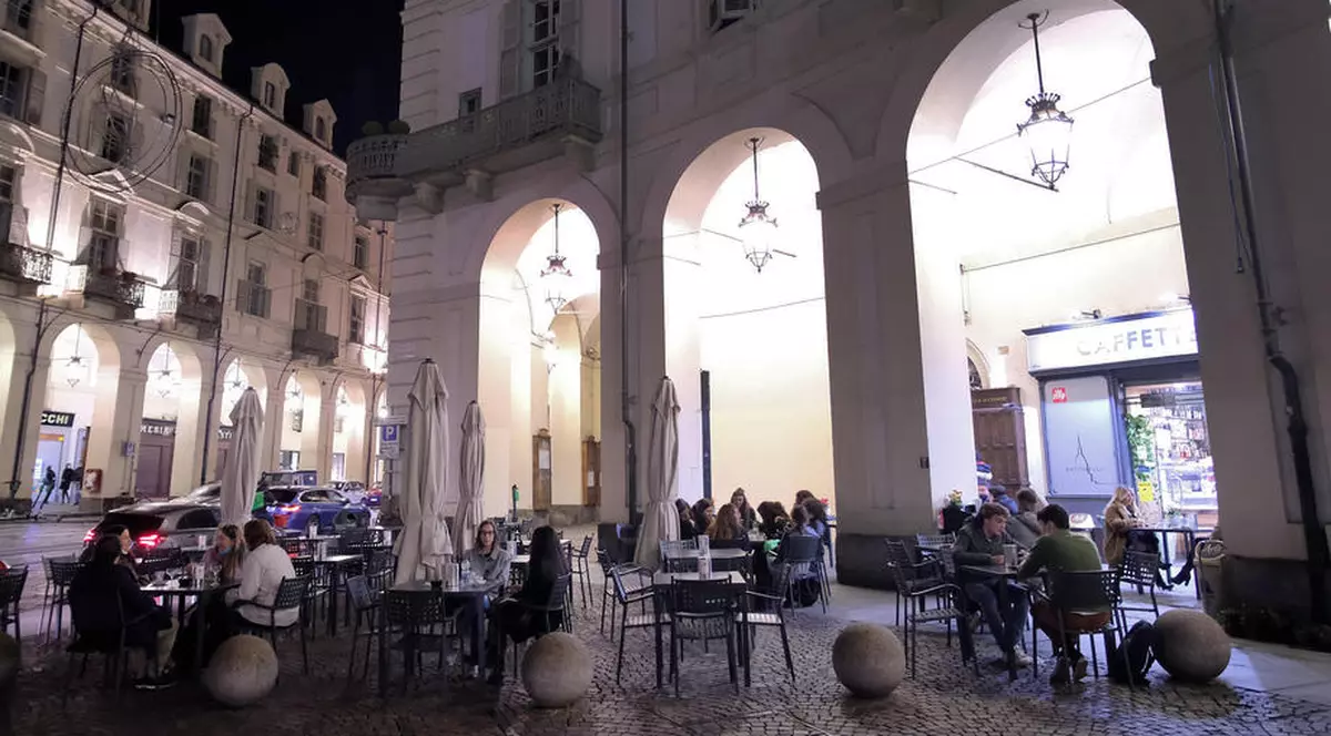 Un barman din Italia a descoperit metoda prin care poate ocoli restricțiile privind ora de închidere a localurilor