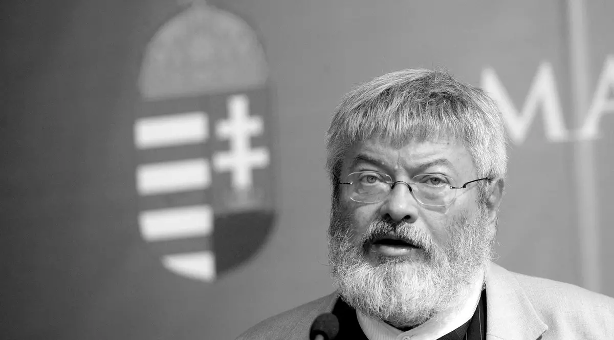 Poetul și disidentul anti-comunist Szőcs Géza a murit din cauza COVID-19. Forțat de Securitate, înainte de Revoluție, să plece în exil