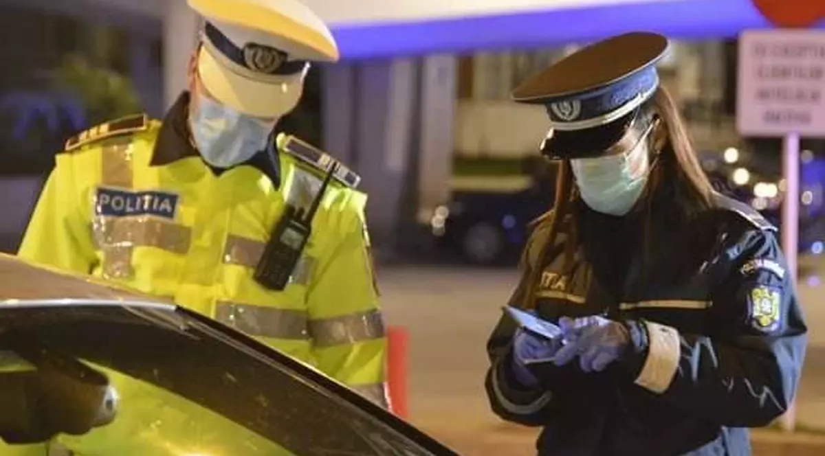 Poliţiştii au dat amenzi de aproape 2,2 milioane de lei de Revelion