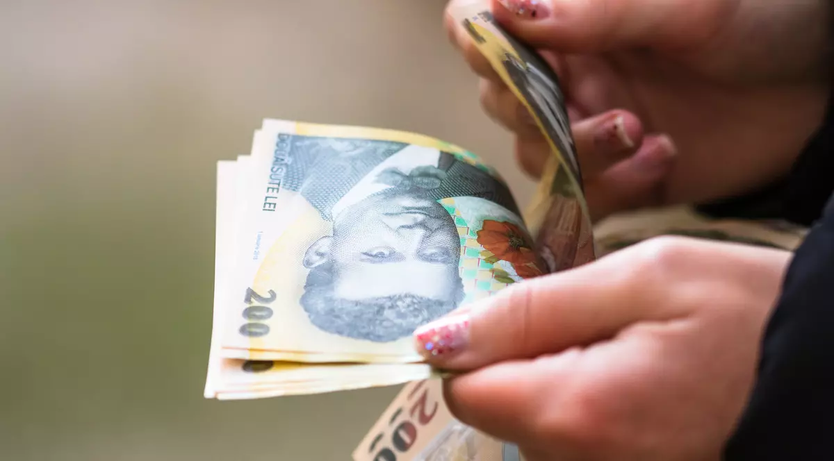 Cum să salvezi bani de Black Friday. Trei trucuri pentru a ieși pe plus astăzi din „febra” cumpărăturilor