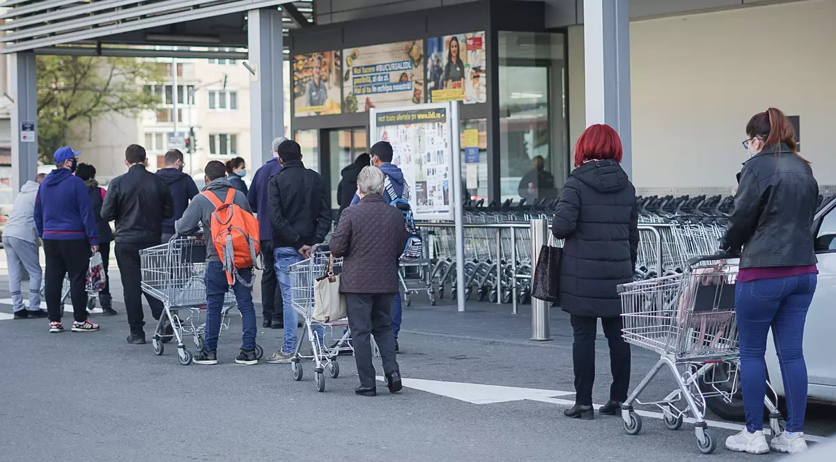 Viața într-un oraș în carantină. Sau locul în care furia și grijile oamenilor cresc în fiecare zi