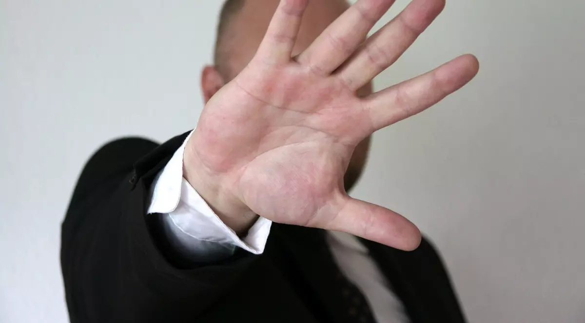 Victimele violenței domestice sunt și bărbați. Un tânăr povestește cum a fost agresat de parteneră și neputința acestuia în fața ei