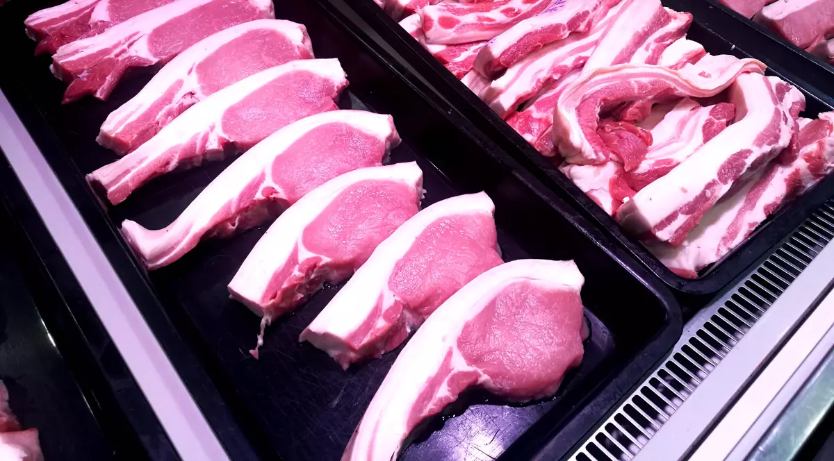 Carnea de porc nevândută se acumulează în Europa din cauza crizei de COVID-19 și a pestei porcine. Prețul, mult mai mic