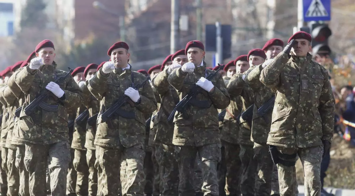 Parada militară de 1 Decembrie nu va avea loc. Ziua Naţională, sărbătorită cu maximum 50 de persoane