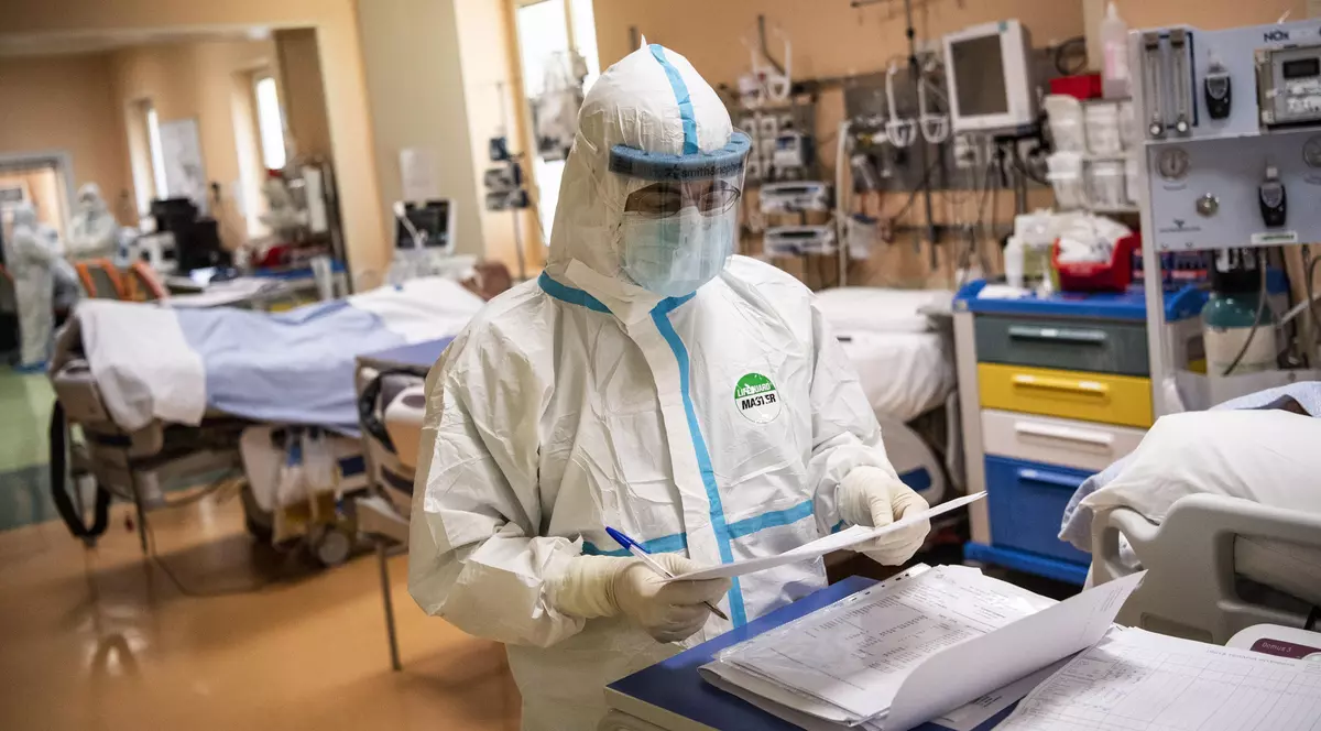 Un locuitor din Paris se infectează cu COVID-19 la fiecare 30 de secunde, anunță ministrul francez al sănătății