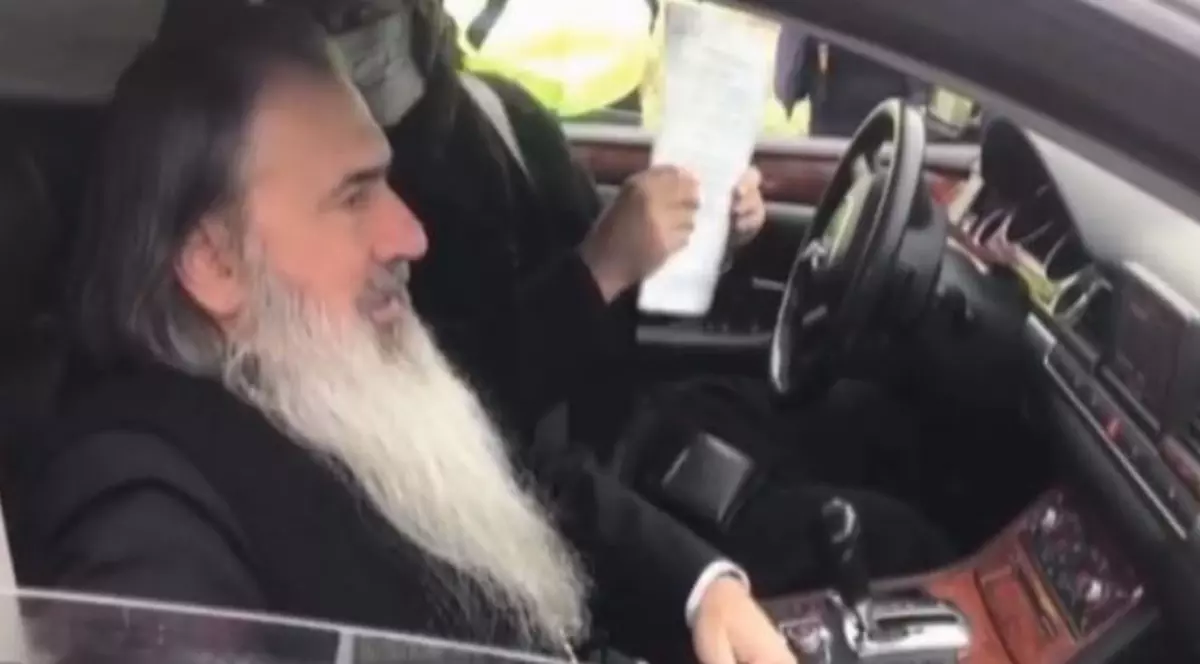 Drumul spre pelerinajul de la Sfântul Andrei, împânzit de filtre. ÎPS Teodosie, oprit și el de poliție