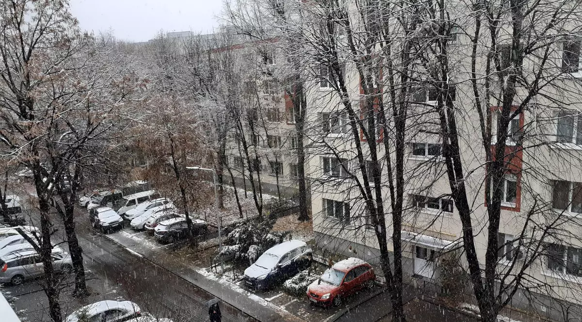 Prima ninsoare la București. Cum va fi vremea în țară în acest weekend