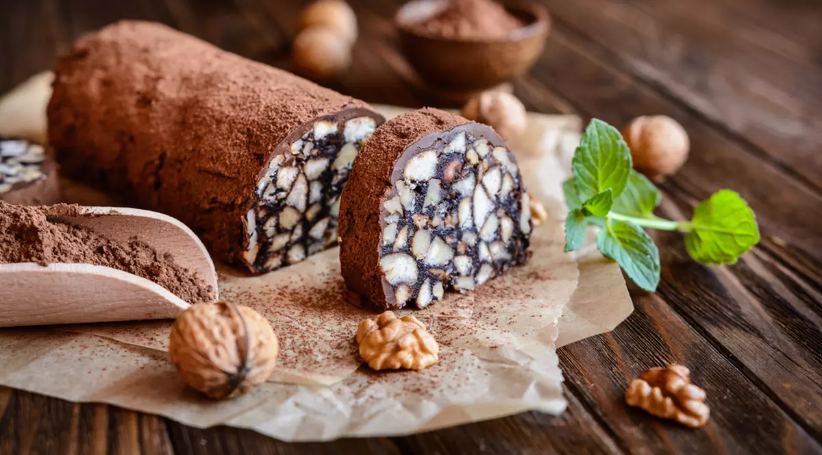 Salam de biscuiți - rețete delicioase pentru masa de sărbători