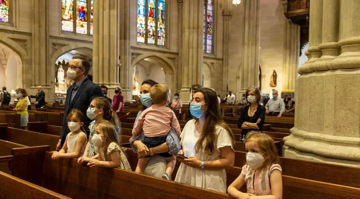 Curtea Supremă din SUA le-a interzis autorităților din New York să impună restricții bisericilor, pe motiv că încalcă libertatea religioasă