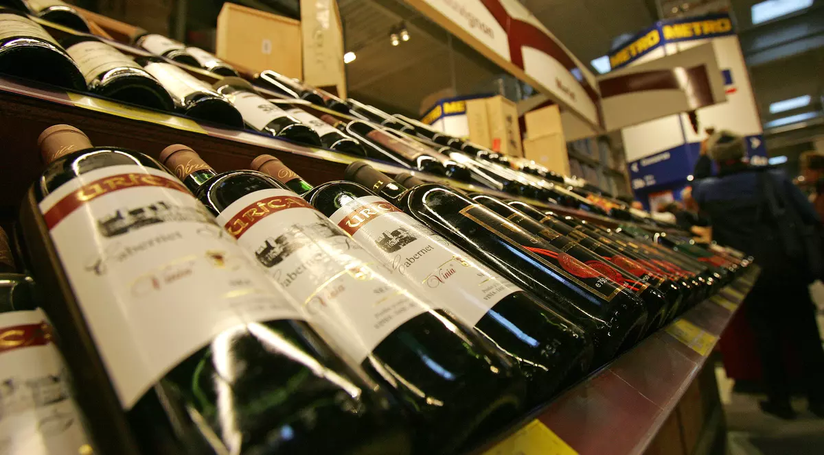 Reciclarea sticlelor, inclusiv a celor din plastic, va deveni obligatorie în România. Cât va costa și cum se va realiza