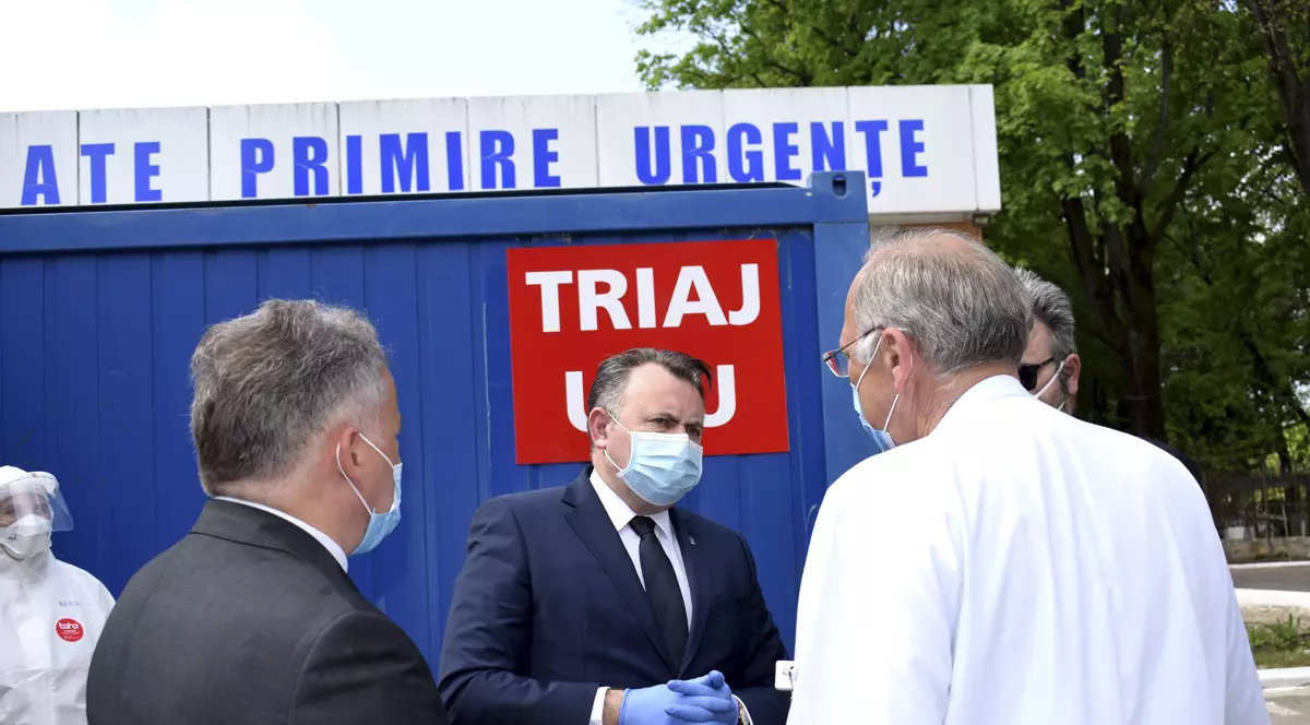 Cu furie, despre cei pe care i-am pierdut cu zile, în așteptarea unei „alte Românii”